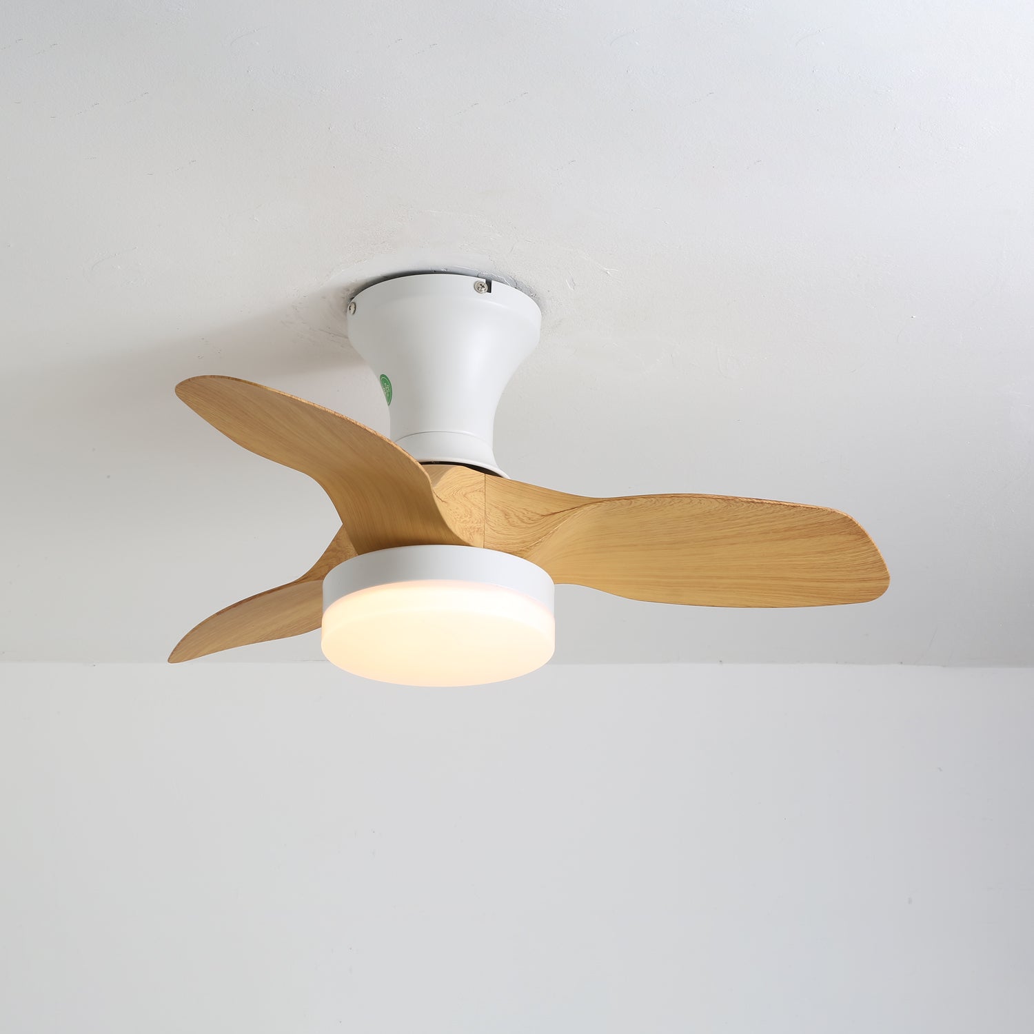 Plafonnier ventilateur Nora minimaliste en bois blanc