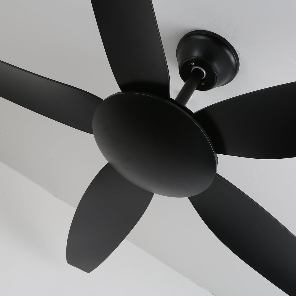 Ventilateur de plafond minimaliste Onyxa avec lumière
