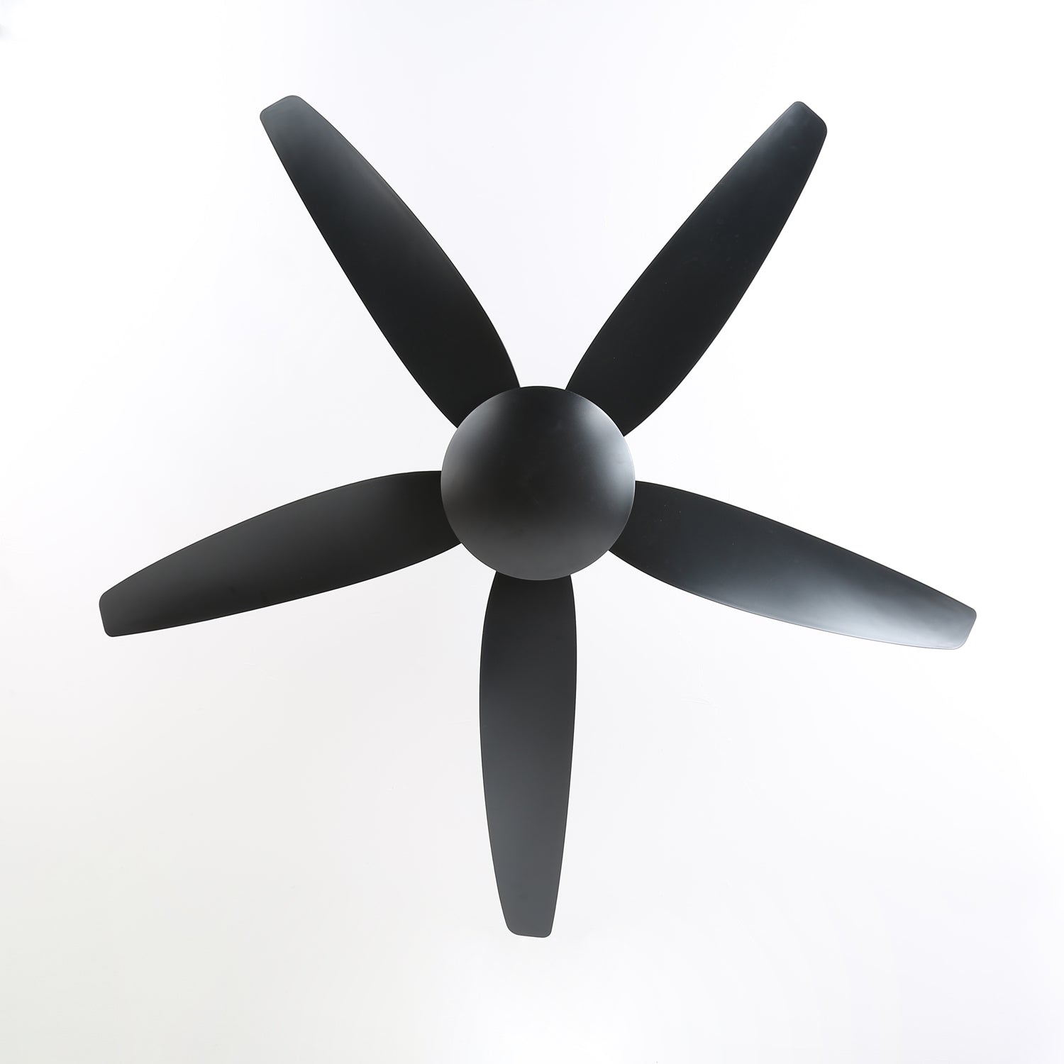 Ventilateur de plafond minimaliste Onyxa avec lumière