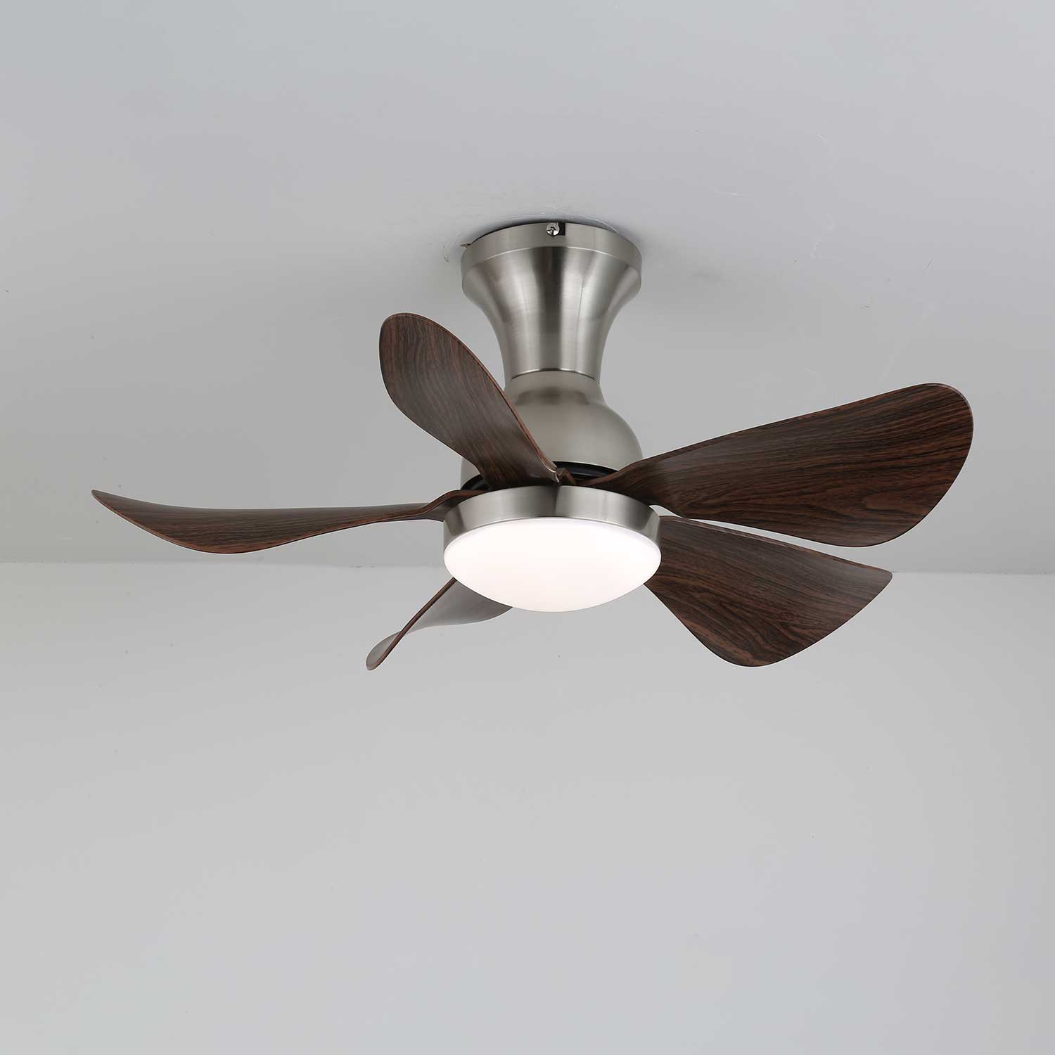 Ventilateur de plafond moderne en bois Novaro avec lumière