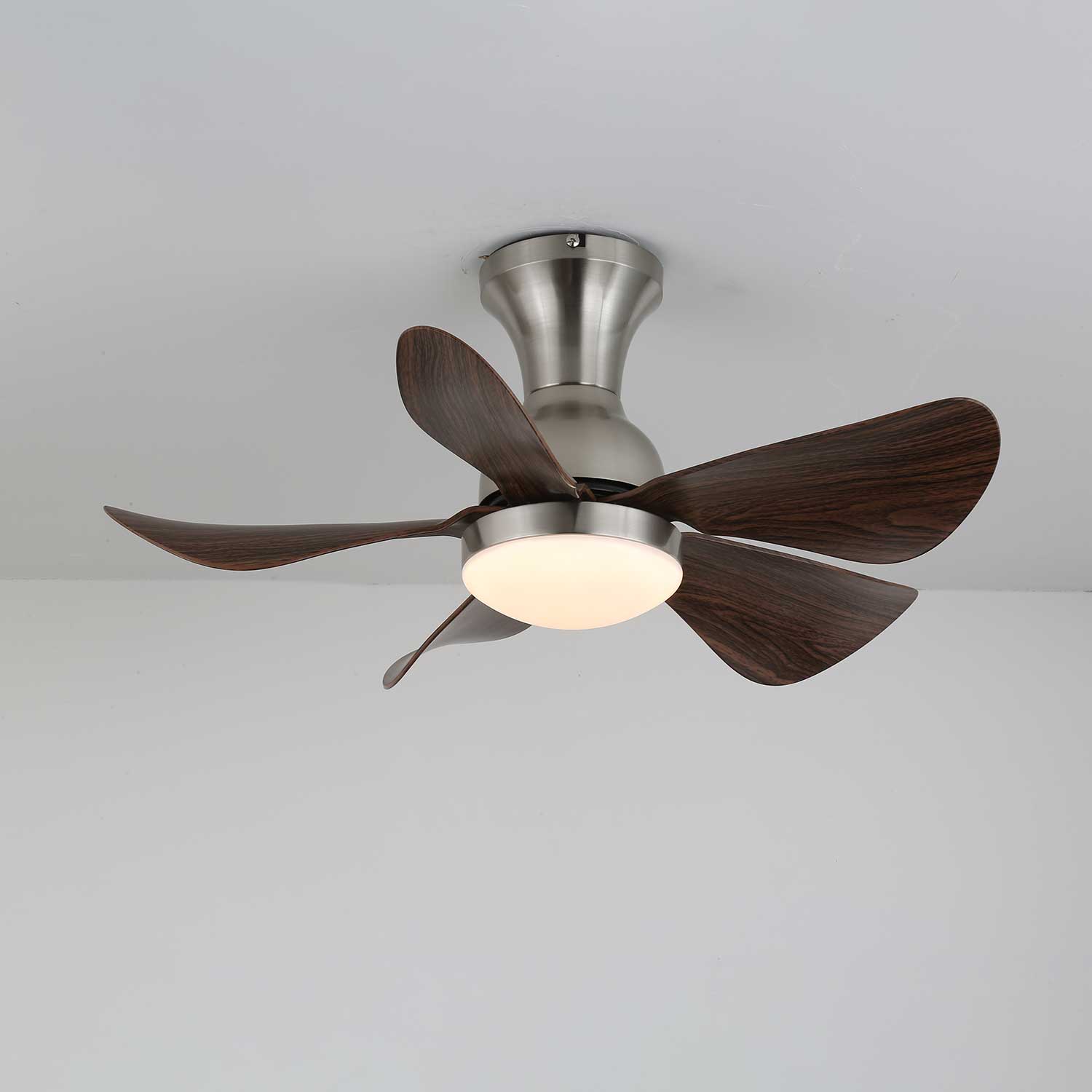 Ventilateur de plafond moderne en bois Novaro avec lumière