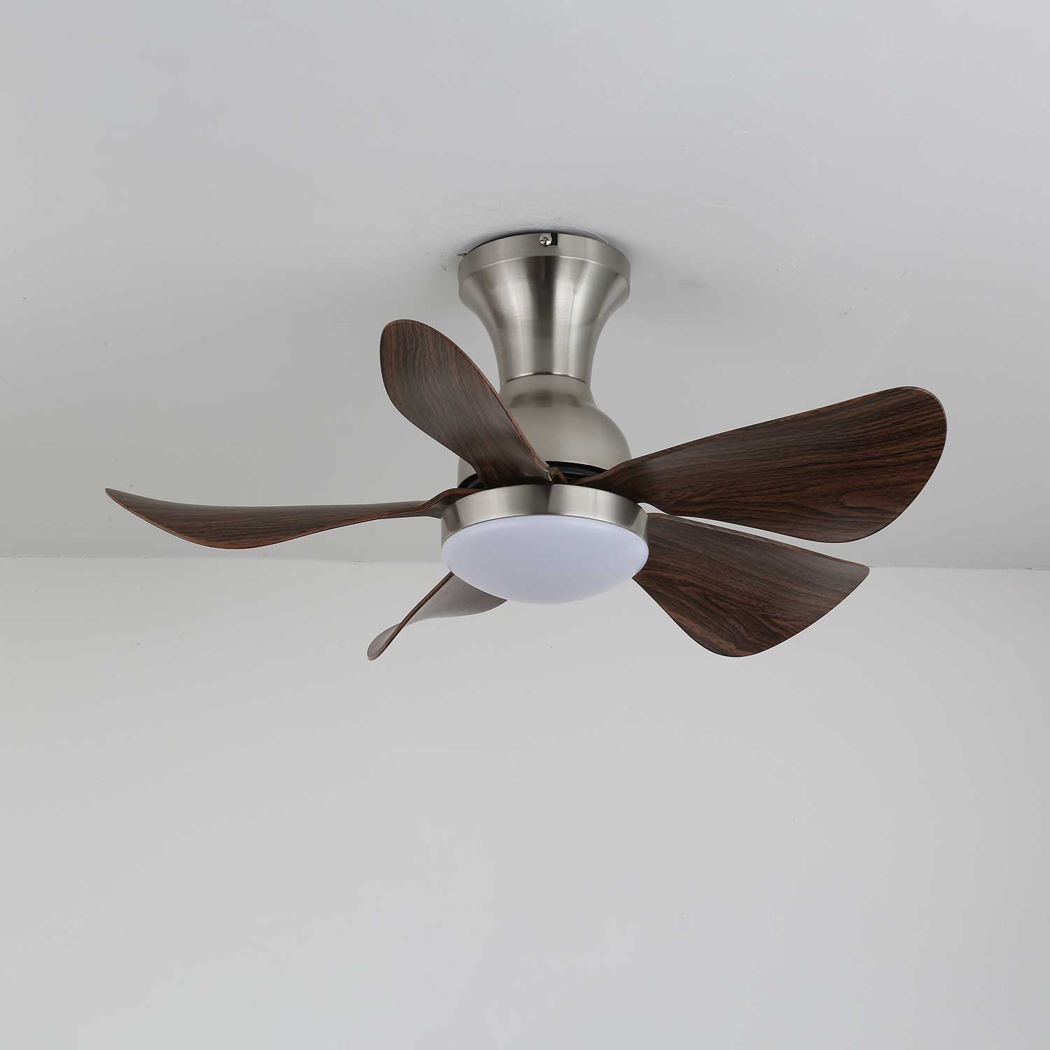 Ventilateur de plafond moderne en bois Novaro avec lumière