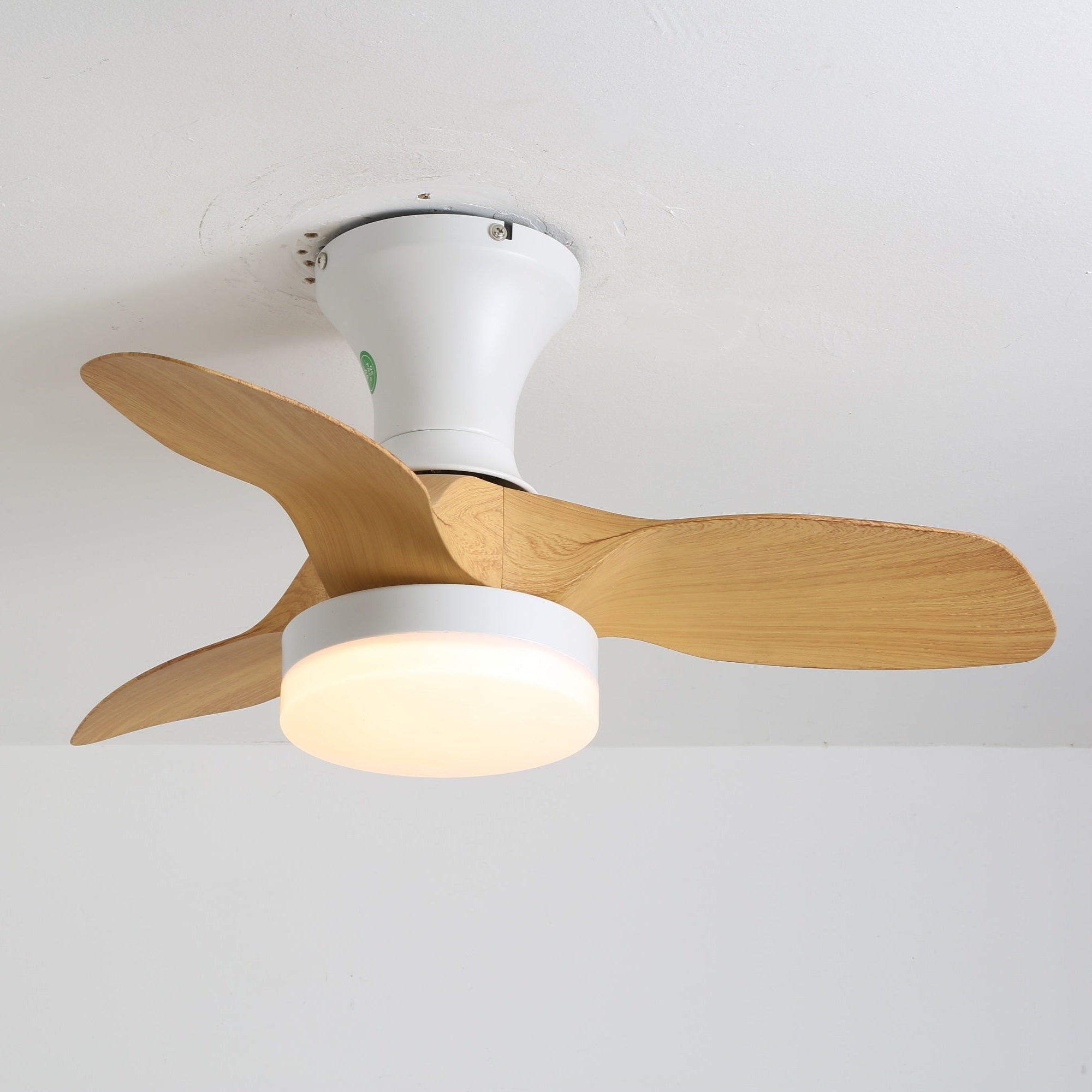 Plafonnier ventilateur Nora minimaliste en bois blanc