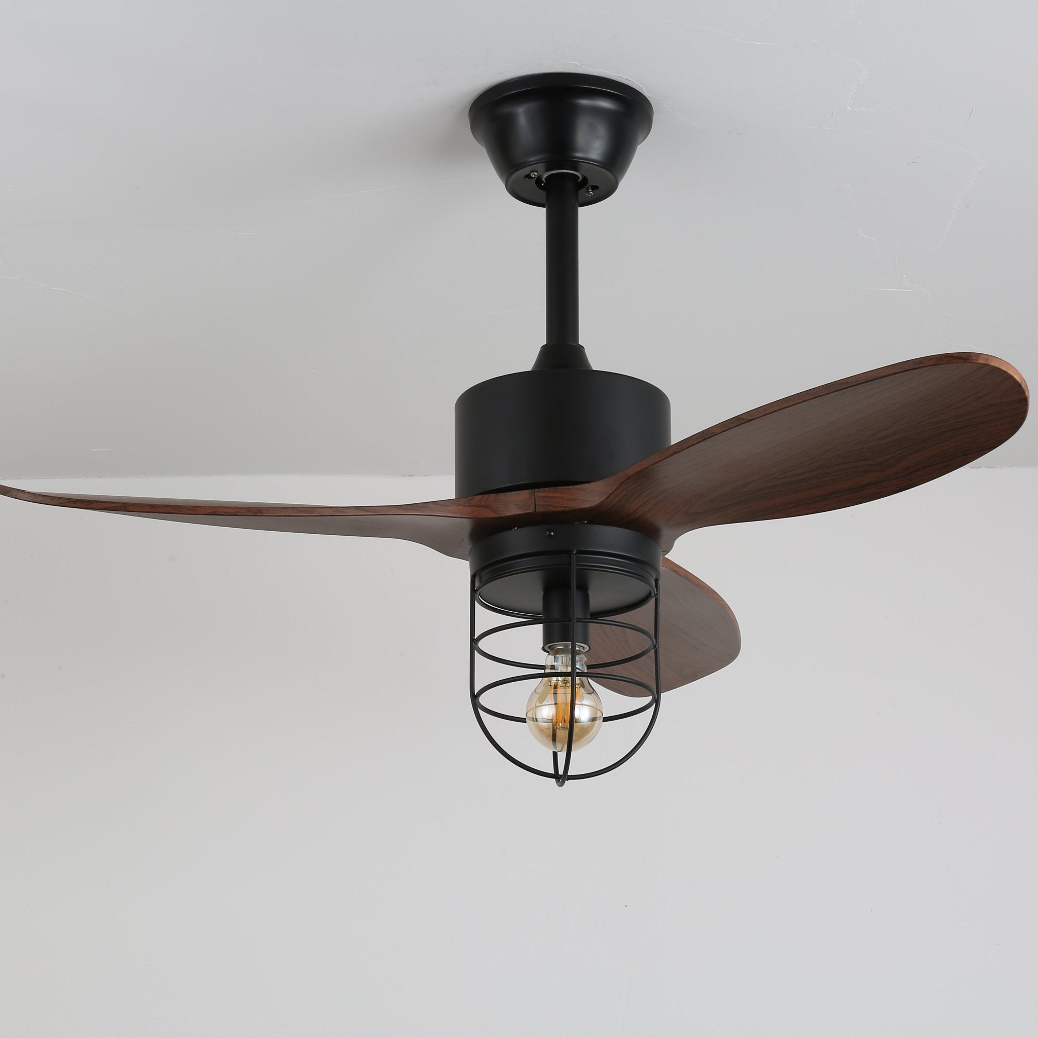 Ventilateur de plafond industriel en bois avec lumière Brisora