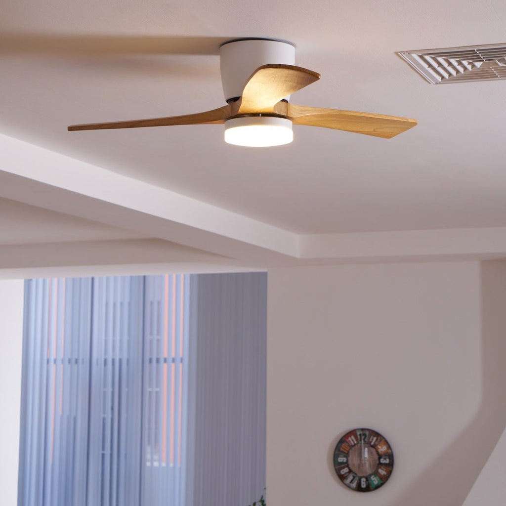Ventilateur de plafond nordique en bois Ezra avec lumière