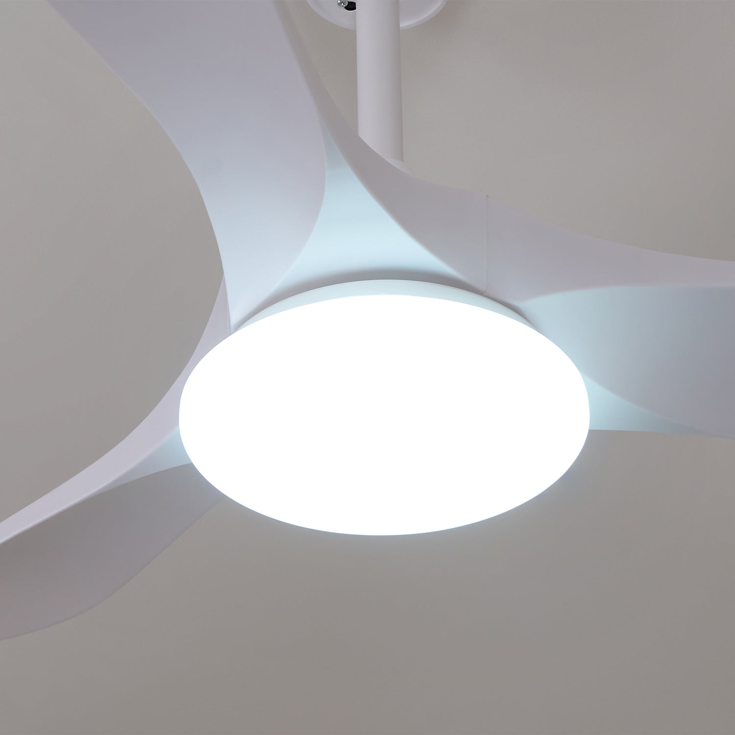 Ventilateur de plafond NovaVent avec lumière