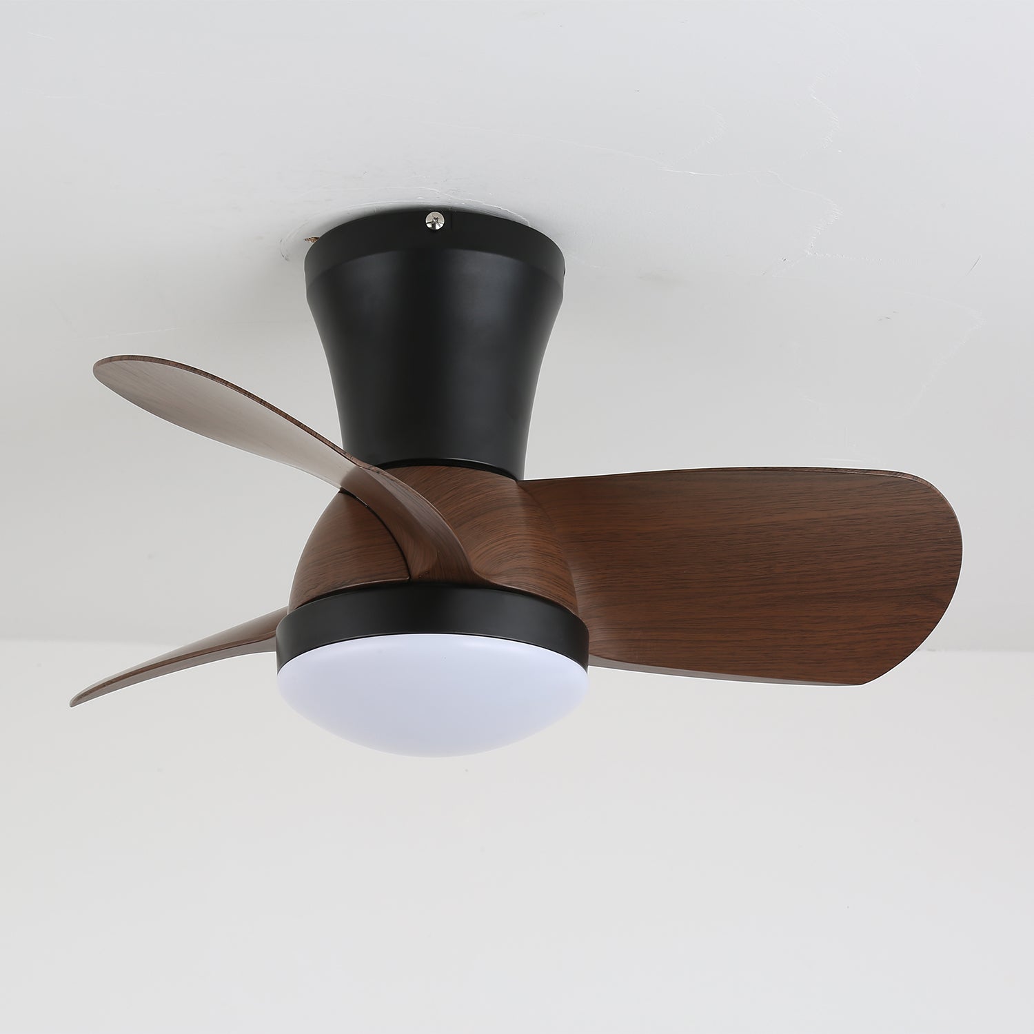 Ventilateur de plafond moderne Avelo en bois avec lumière